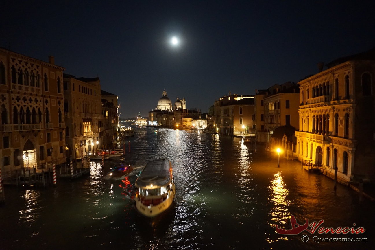 Viajar a Venecia, paseo nocturno