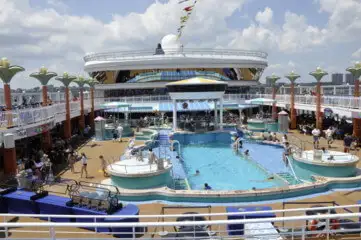 Piscina y Jacuzzis