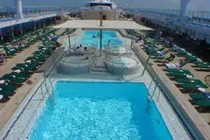 Piscina y Jacuzzis
