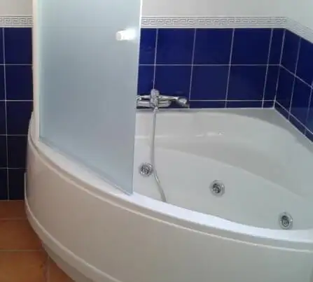 habitación con jacuzzi privado Ávila
