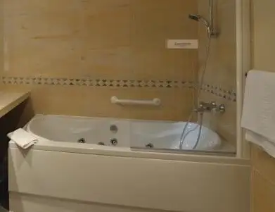 Habitación con jacuzzi en Ávila Habitación con jacuzzi en Ávila