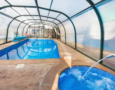 Casas con Piscina Privada en la habitación Barcelona