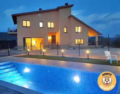 Casas con Piscina Privada en la habitación Barcelona