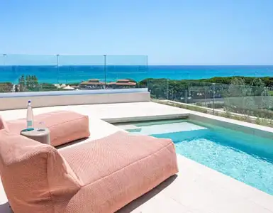 Hoteles con piscina privada en la habitación Barcelona