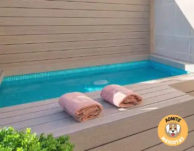 Hotel con piscina privada en la habitación Barcelona
