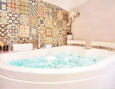 Hoteles con jacuzzi en la habitación Rubí
