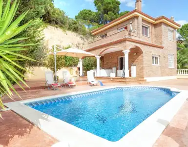 Casas con Piscina Privada en Girona