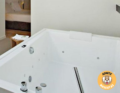 Hoteles con jacuzzi en la habitación Girona