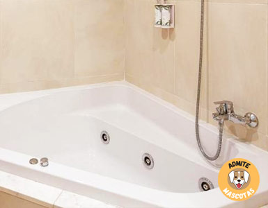 Hoteles con jacuzzi en la habitación Girona
