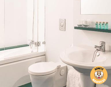 Hoteles con jacuzzi en la habitación Girona