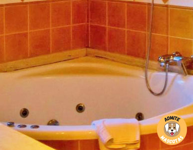 Hoteles con jacuzzi en la habitación Girona