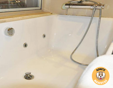 Hoteles con jacuzzi en la habitación Girona