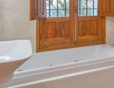 Casa con jacuzzi y piscina Huelva