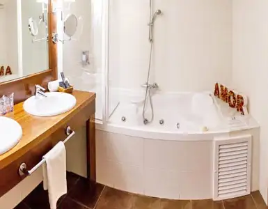 Hoteles con bañera de hidromasaje en la habitación Huesca