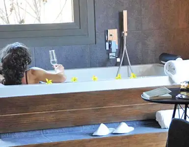 Hoteles con bañera de hidromasaje en la habitación Huesca