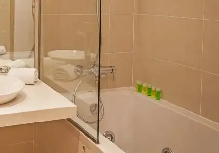 Hotel con Jacuzzi Privado en Ibiza Hotel con Jacuzzi Privado en Ibiza