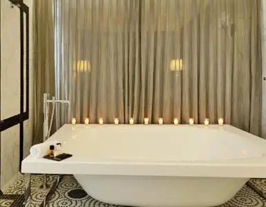 Hoteles con jacuzzi en la habitación Madrid
