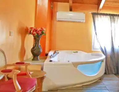 Hoteles con bañera de hidromasaje en la habitación Zaragoza