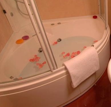 Hotel con Jacuzzi en la habitación Roma