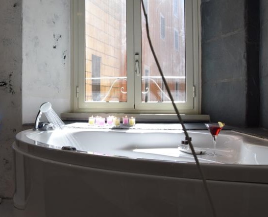 Hotel con Jacuzzi privado en la habitación Roma