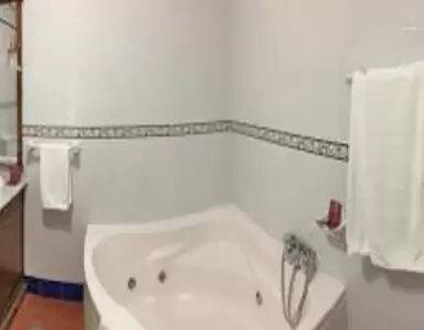 habitación con bañera de hidromasaje en Antequera, Málaga