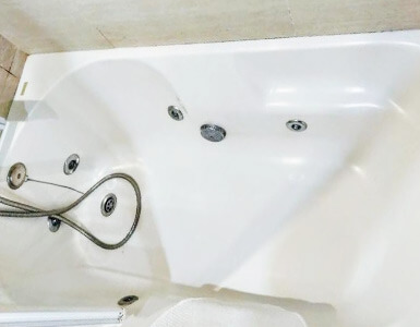 hotel con bañera de hidromasaje en la habitacion malaga