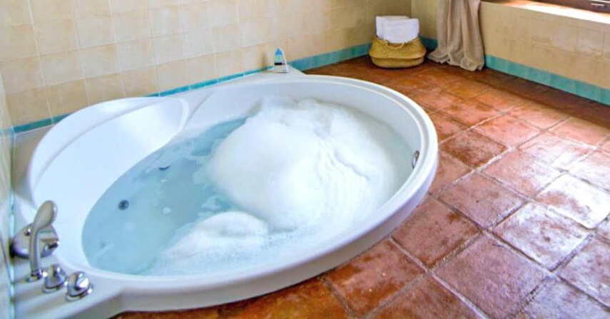 hoteles con jacuzzi en la habitacion en Málaga, Antequera